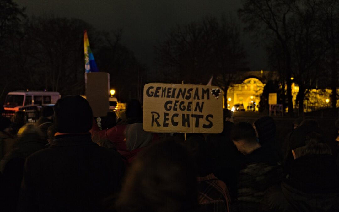 Deutschland an der Grenze des erneuten Faschismus – und wie die Öffentlichkeit und der Parlamentarismus dagegenhalten
